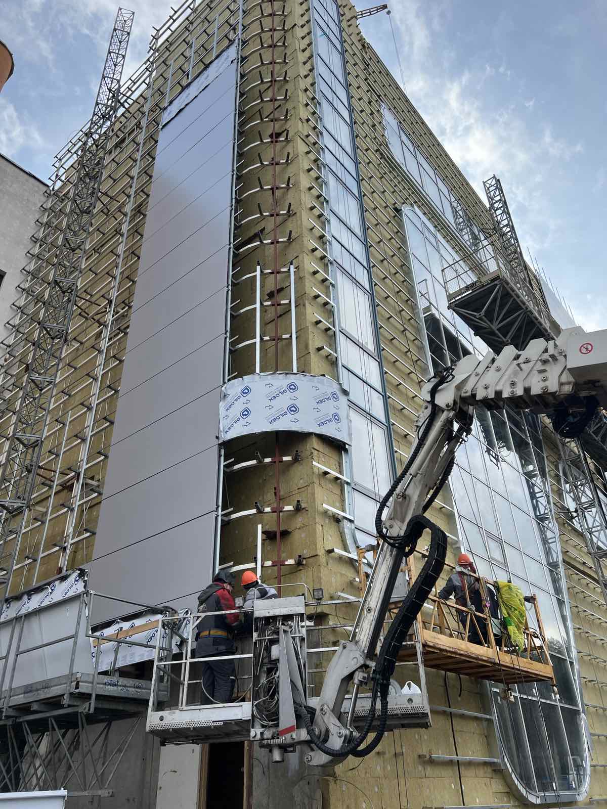 Монтаж фасадных кассет