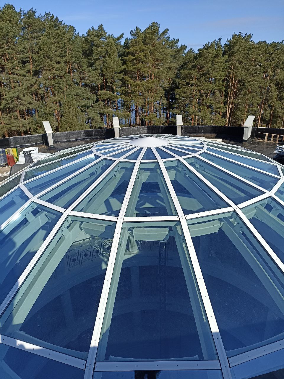 Монтаж зенитных фонарей