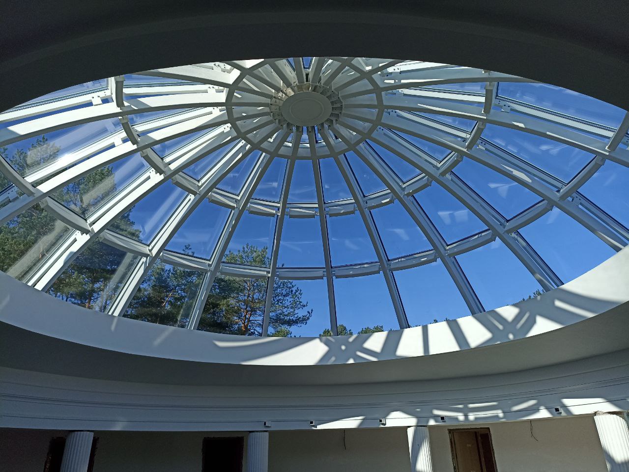 Монтаж зенитных фонарей